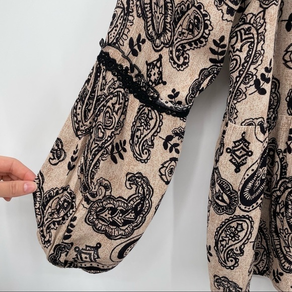 Knox Rose Beige & Black Paisley Print Boho Blouse - Picture 9 of 15